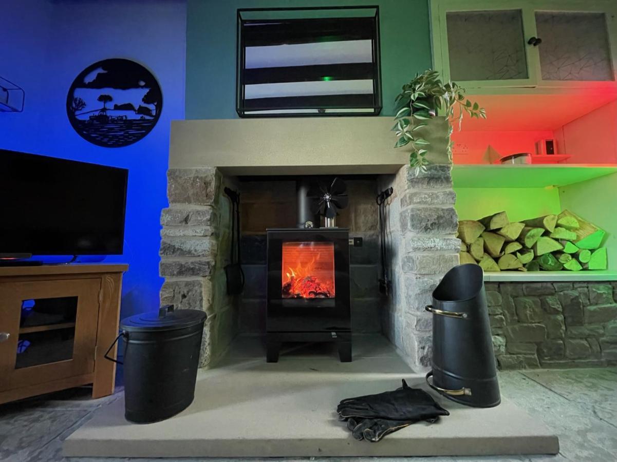 Muddy Paws Cottages - The Nook Taddington Esterno foto