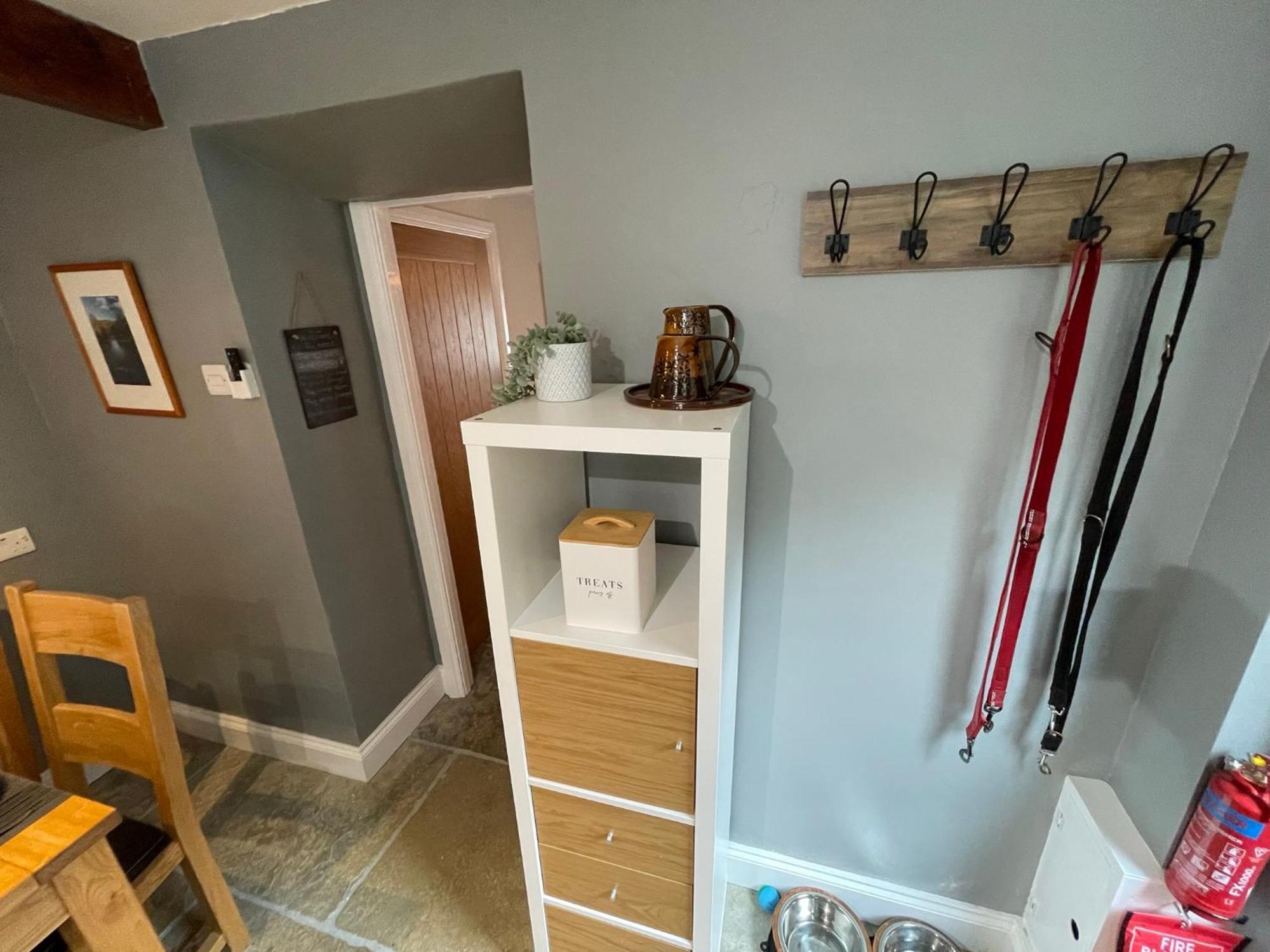 Muddy Paws Cottages - The Nook Taddington Esterno foto