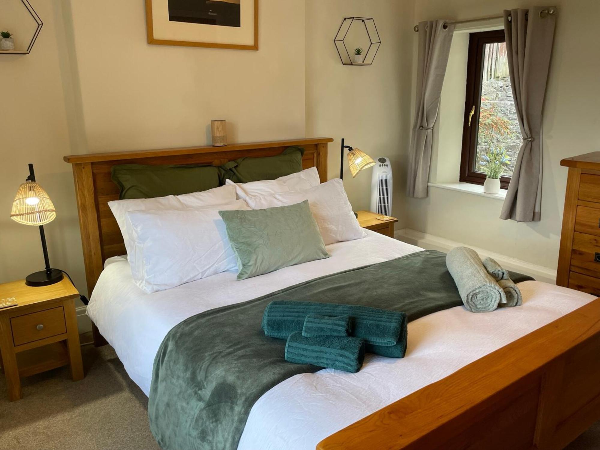 Muddy Paws Cottages - The Nook Taddington Esterno foto